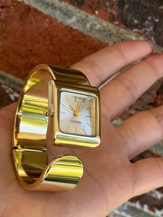 Accessories - Classic Vintage Cuff Watch - Square Face